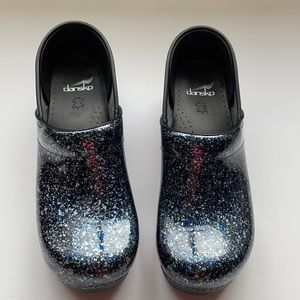 Dansko overspray leather clog size 10.5/11
